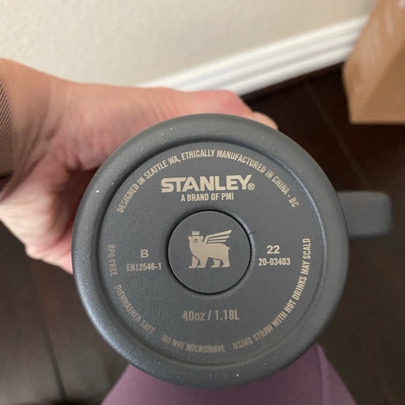 Stanley The Quencher H2.0 Flowstate Tumblr 40 Oz charcoal - Picture 3 of 3